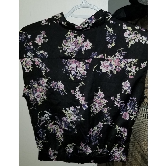 Silk floral crop top - Picture 2 of 2
